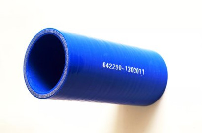 Патрубок радиатора верхний (110мм) силикон 642290-1303011
